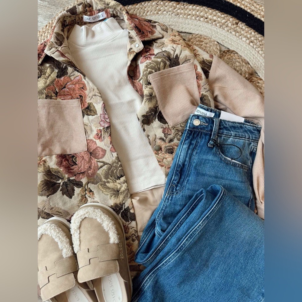 Womens Floral Shacket